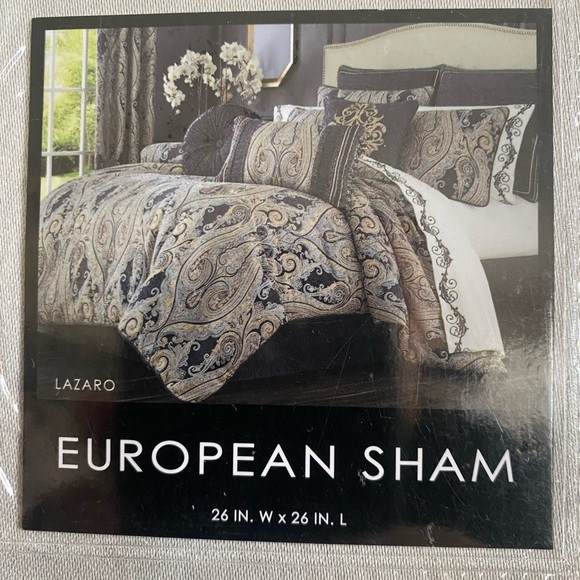 Set 2 J.Queen New York European Sham Lazaro Silver 26x26 - Picture 1 of 5